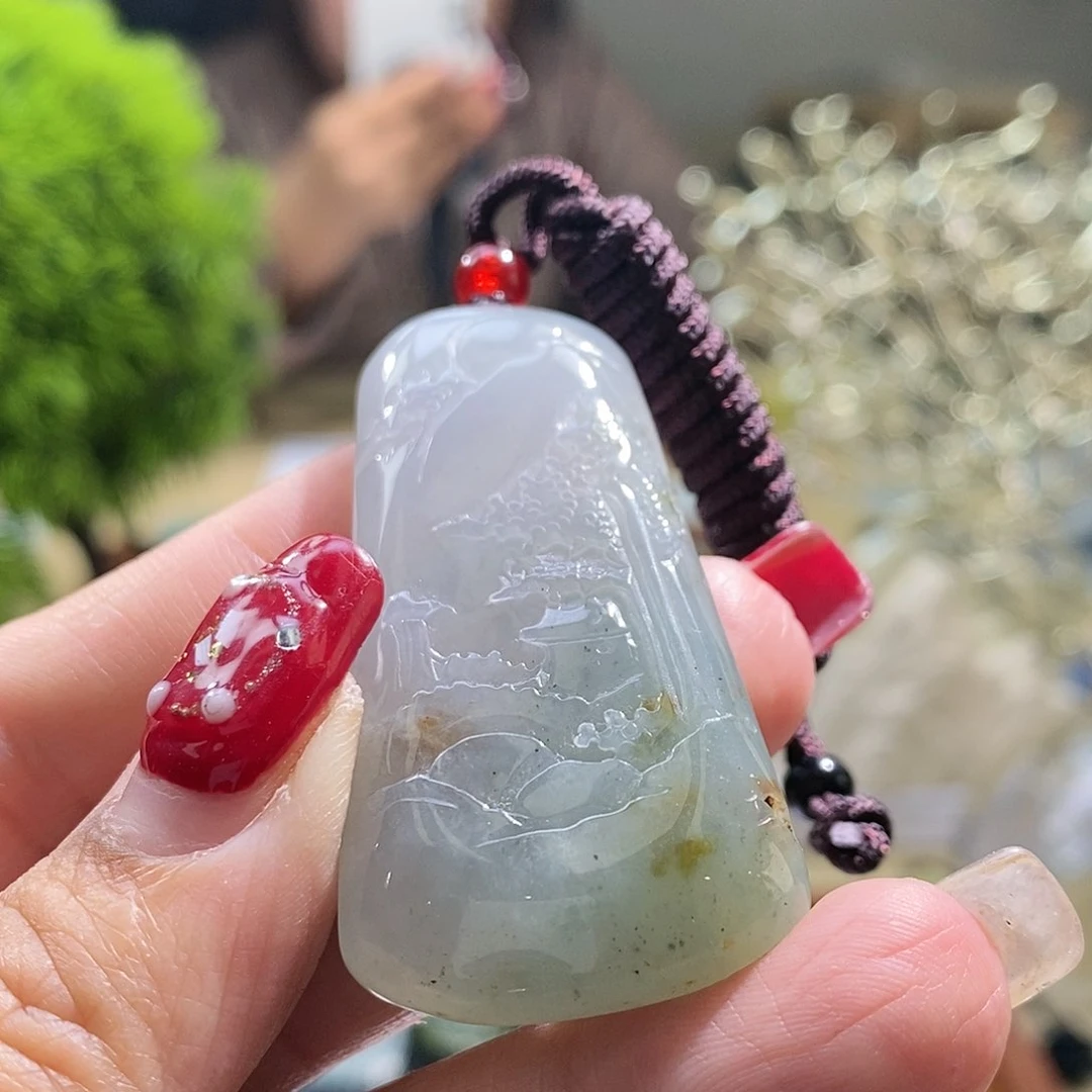 【闪购商品】翡翠颈饰未镶嵌山水