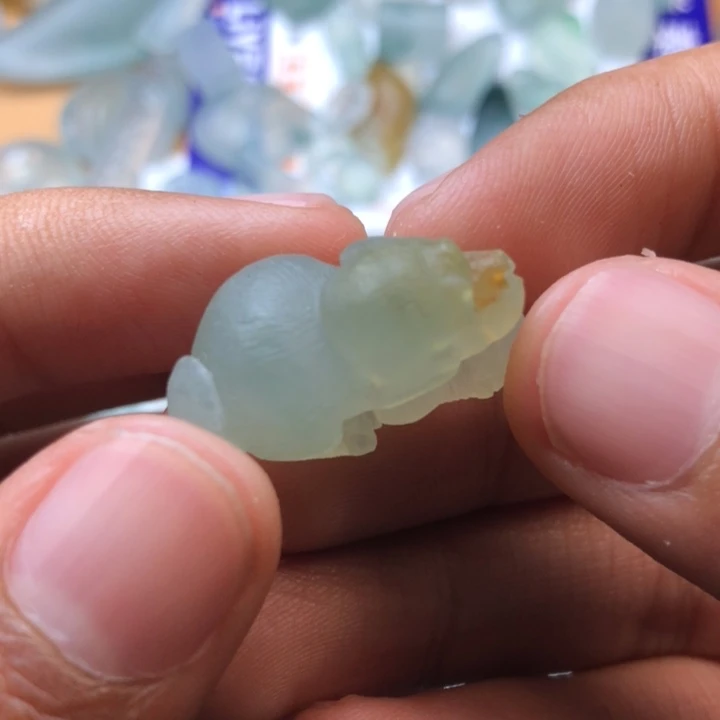 定制翡翠未镶嵌挂件