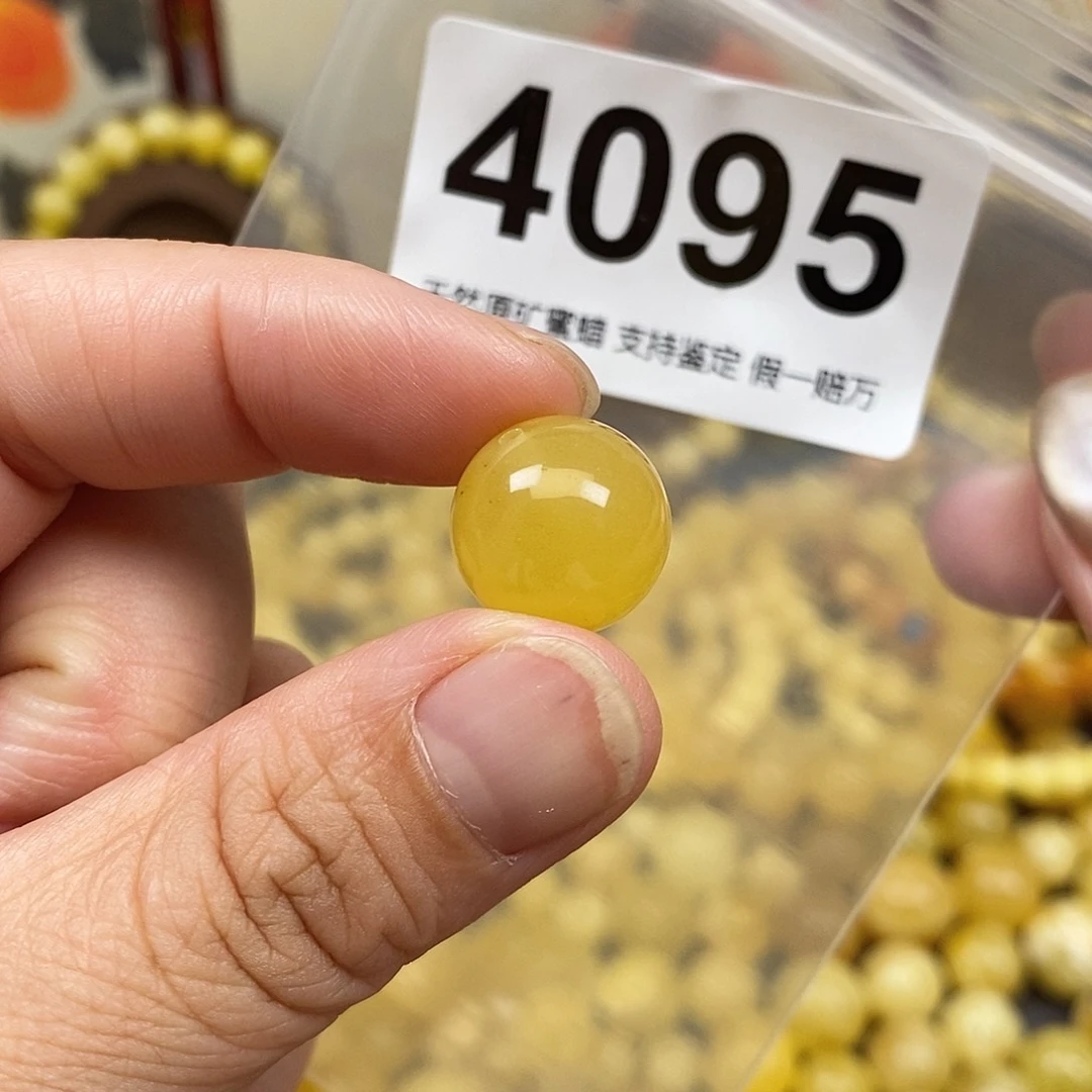 琥珀未镶嵌珠宝奇石14