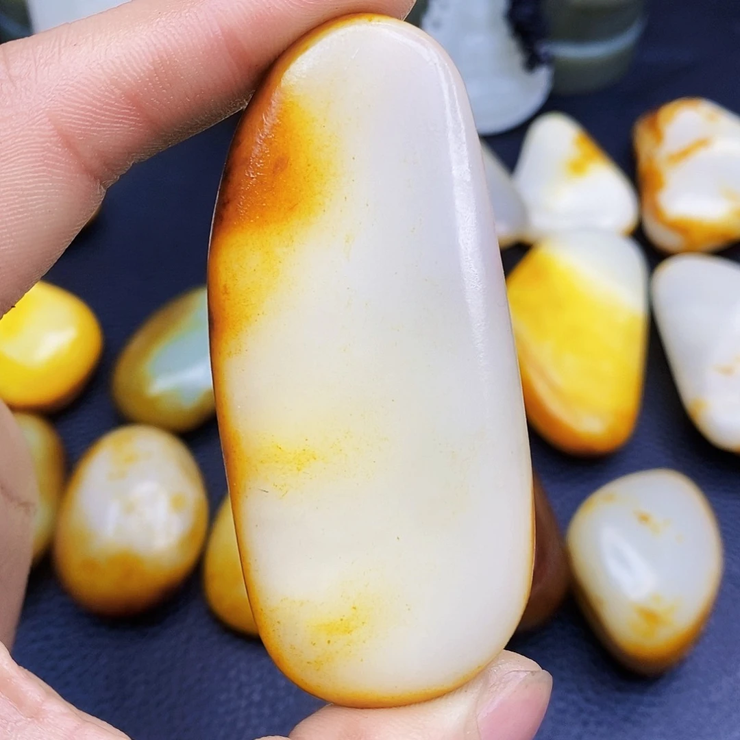 和田玉挂件未镶嵌九*君