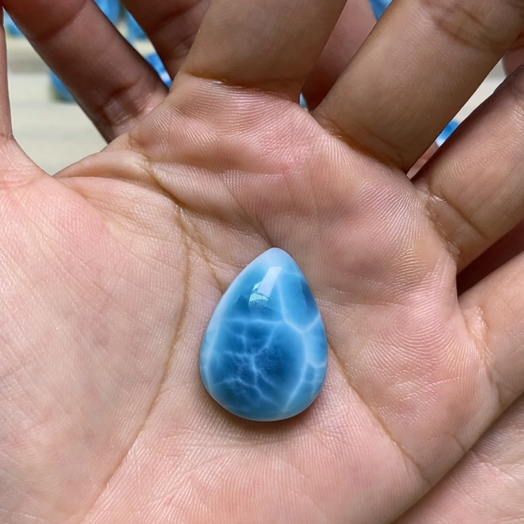 针钠钙石（海纹石）未镶嵌颈饰