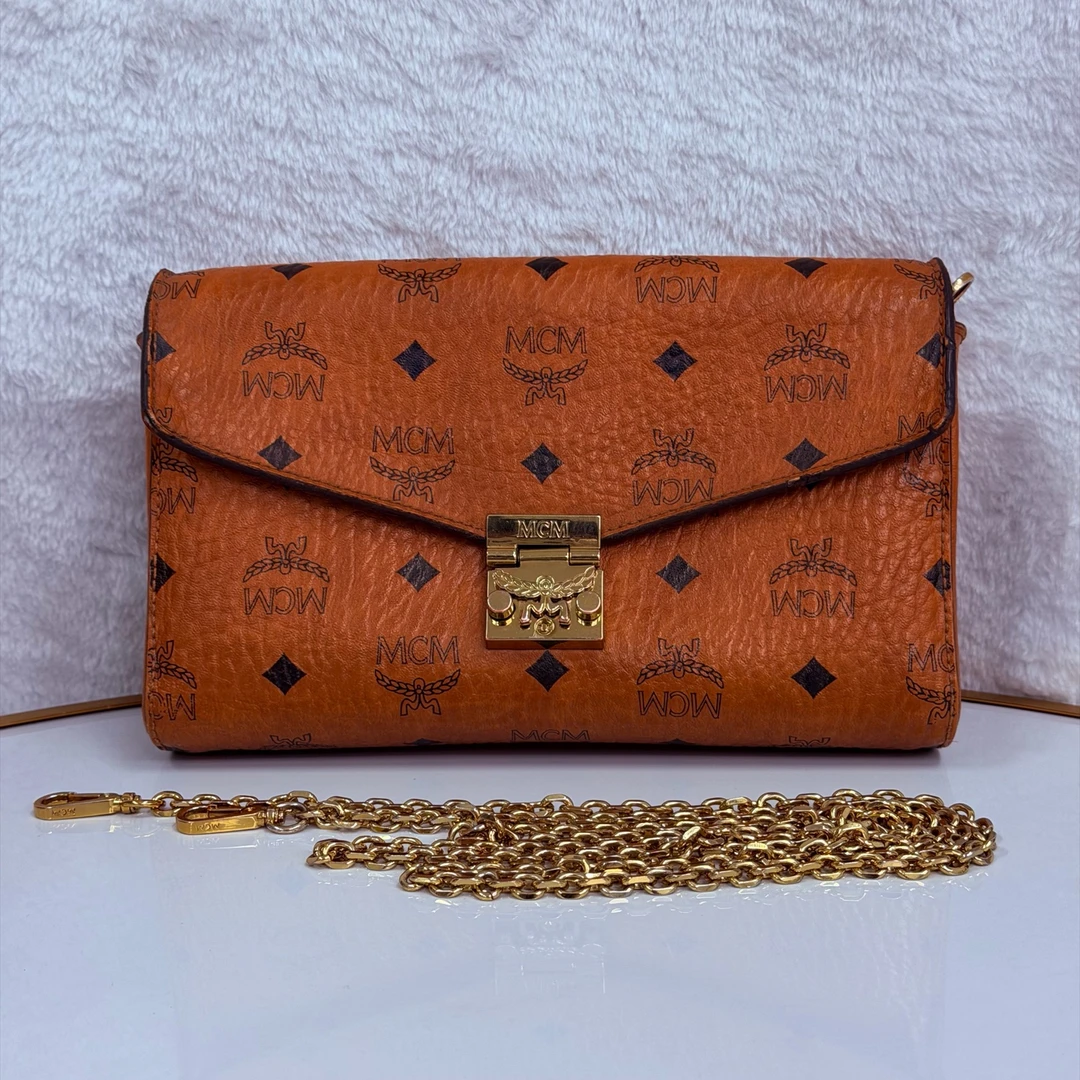 95新 MCM 95新 MCM 95新 MCM斜挎包 18106 拍