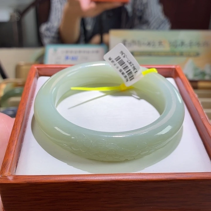 未镶嵌手镯和田玉62。 58/59