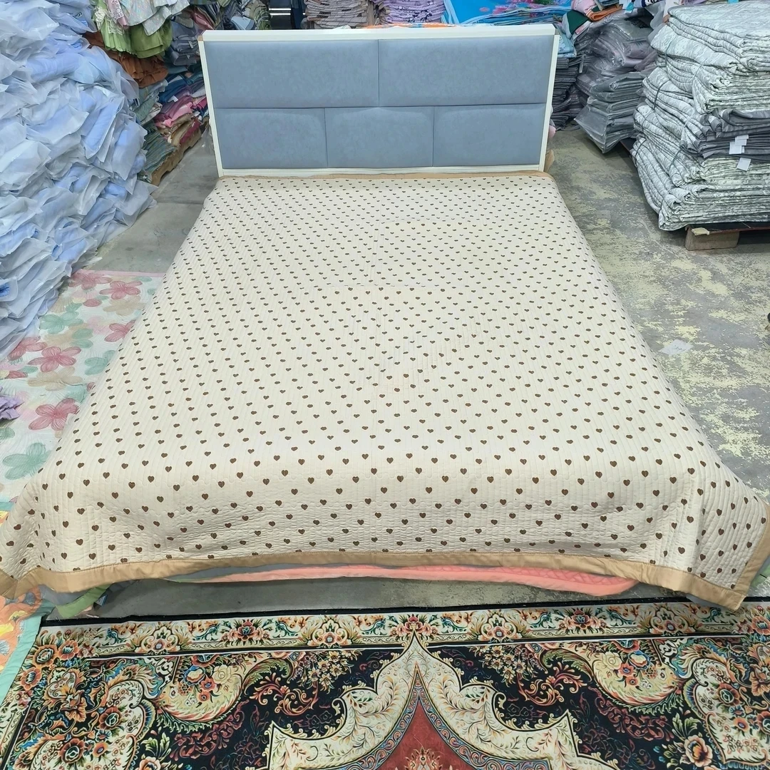 莫小柔宽边床盖（小咖心）2米✕2.3米