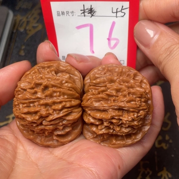 吊坠桃核文玩了吗