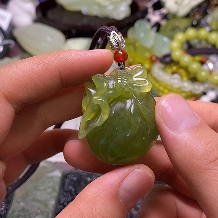 岫玉未镶嵌岫玉挂件
