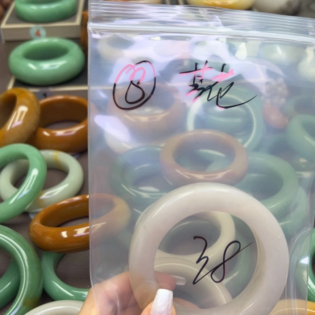 石英岩玉手镯未镶嵌?****?