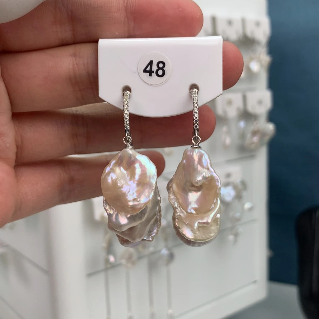 阿***司无非金属巴洛克花瓣耳饰