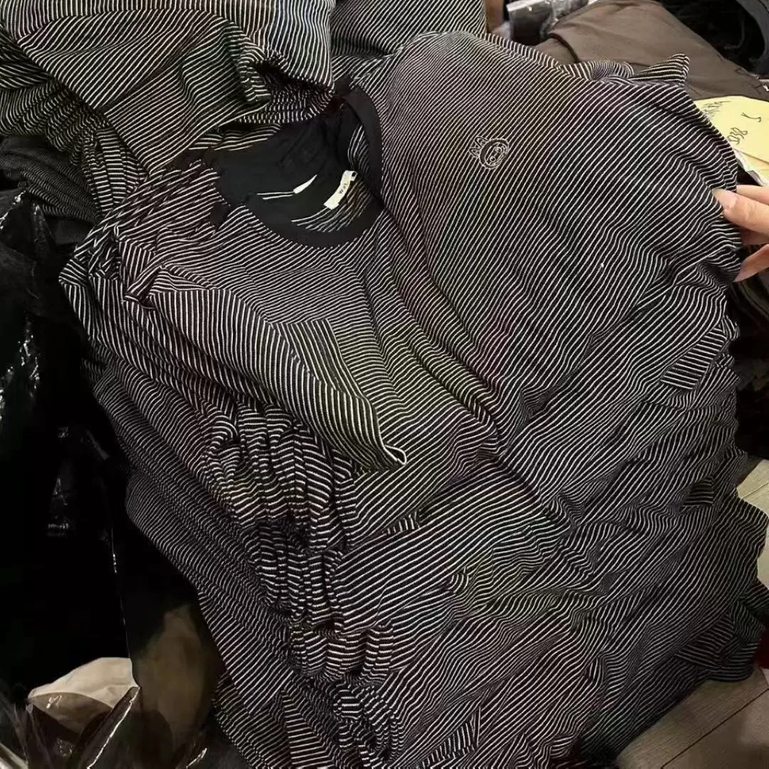 6013 秋冬磨毛刺绣拉布布条纹短袖
