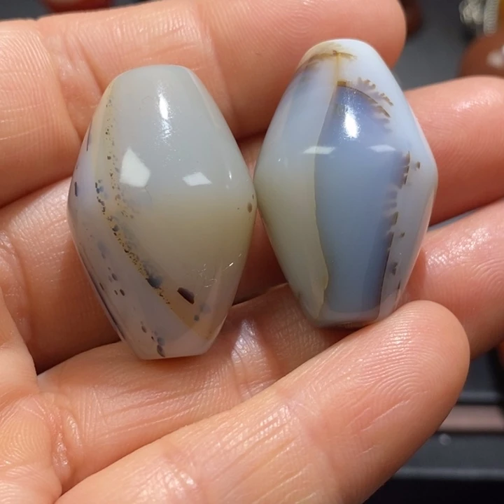 东***城玛瑙/玉髓未镶嵌挂件