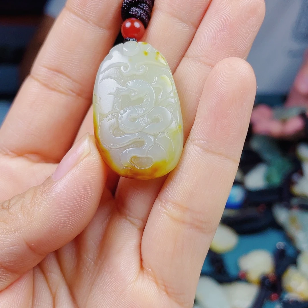 和田玉未镶嵌颈饰