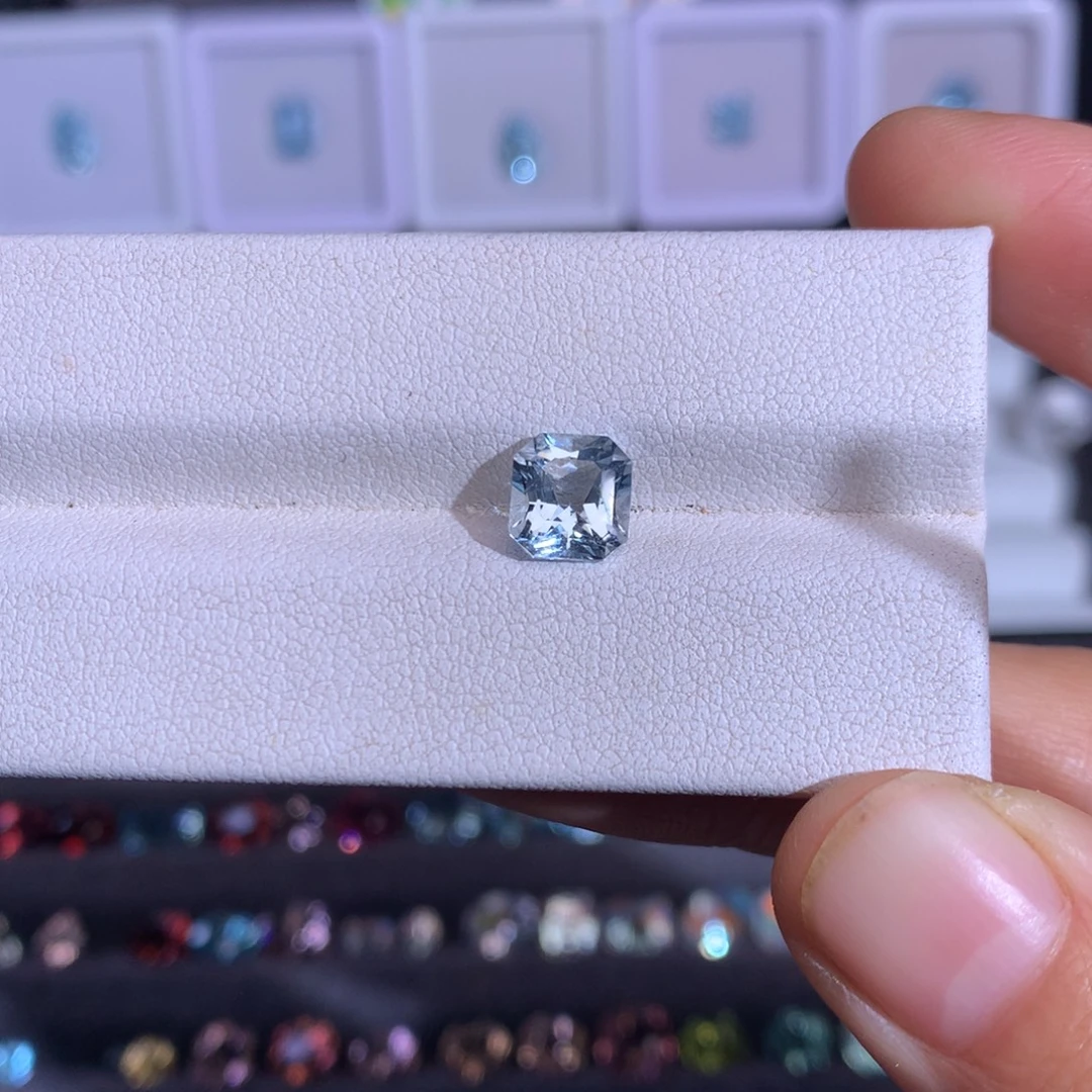 海蓝宝石未镶嵌笔搁1.565ct