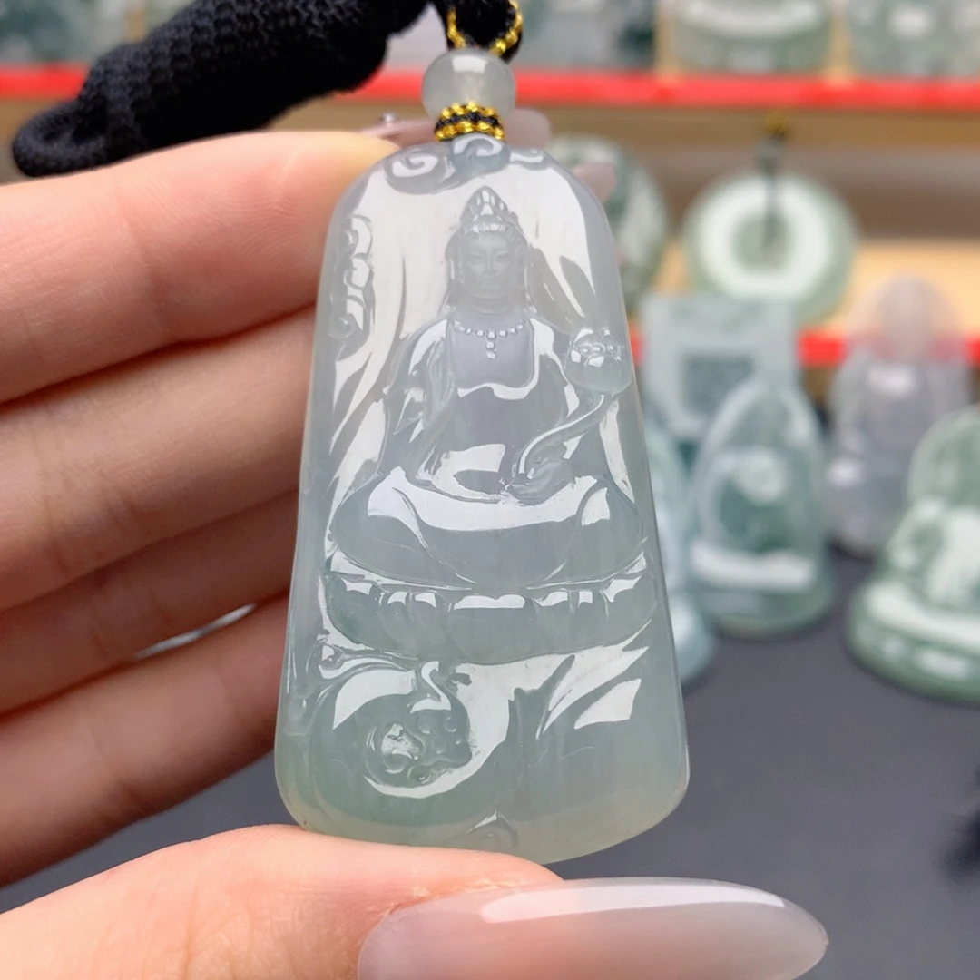 翡翠未镶嵌颈饰素衣观音