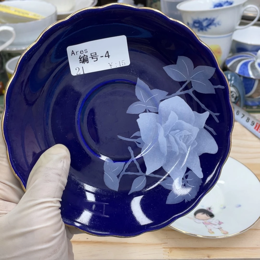 鹿屋家的美丽瓷器A**s
