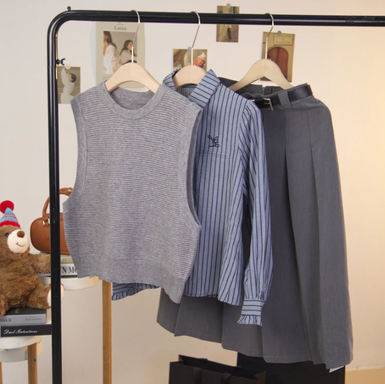 BDX春季穿搭一整套女新款设计感长袖衬衫背心马甲裙子时尚三件套