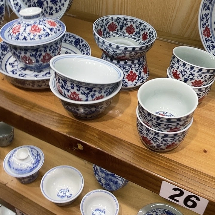 吕***子青花釉里红缠枝莲11件套2个大压手加6个小客杯