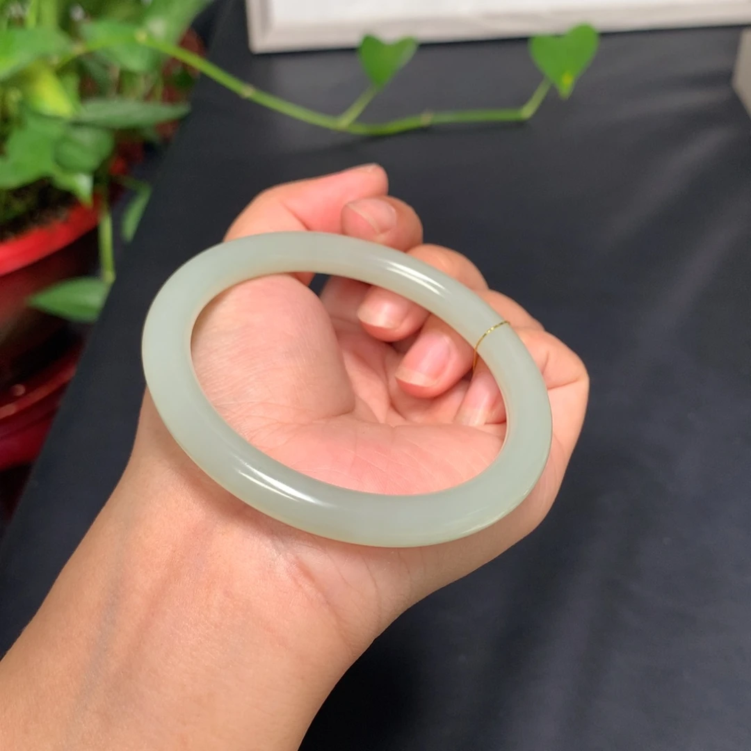 未镶嵌手镯和田玉60