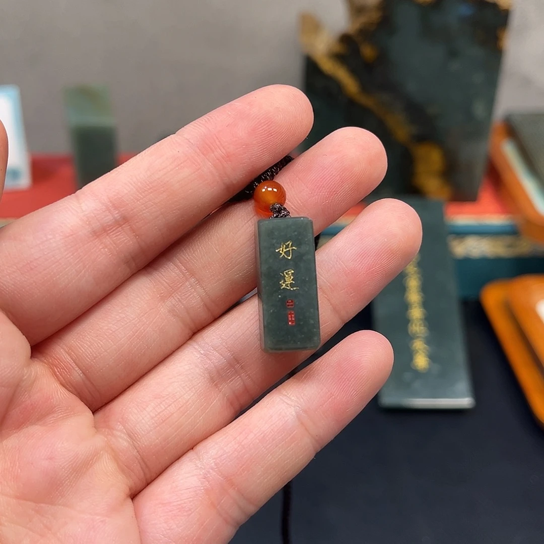 颈饰未镶嵌和田玉
