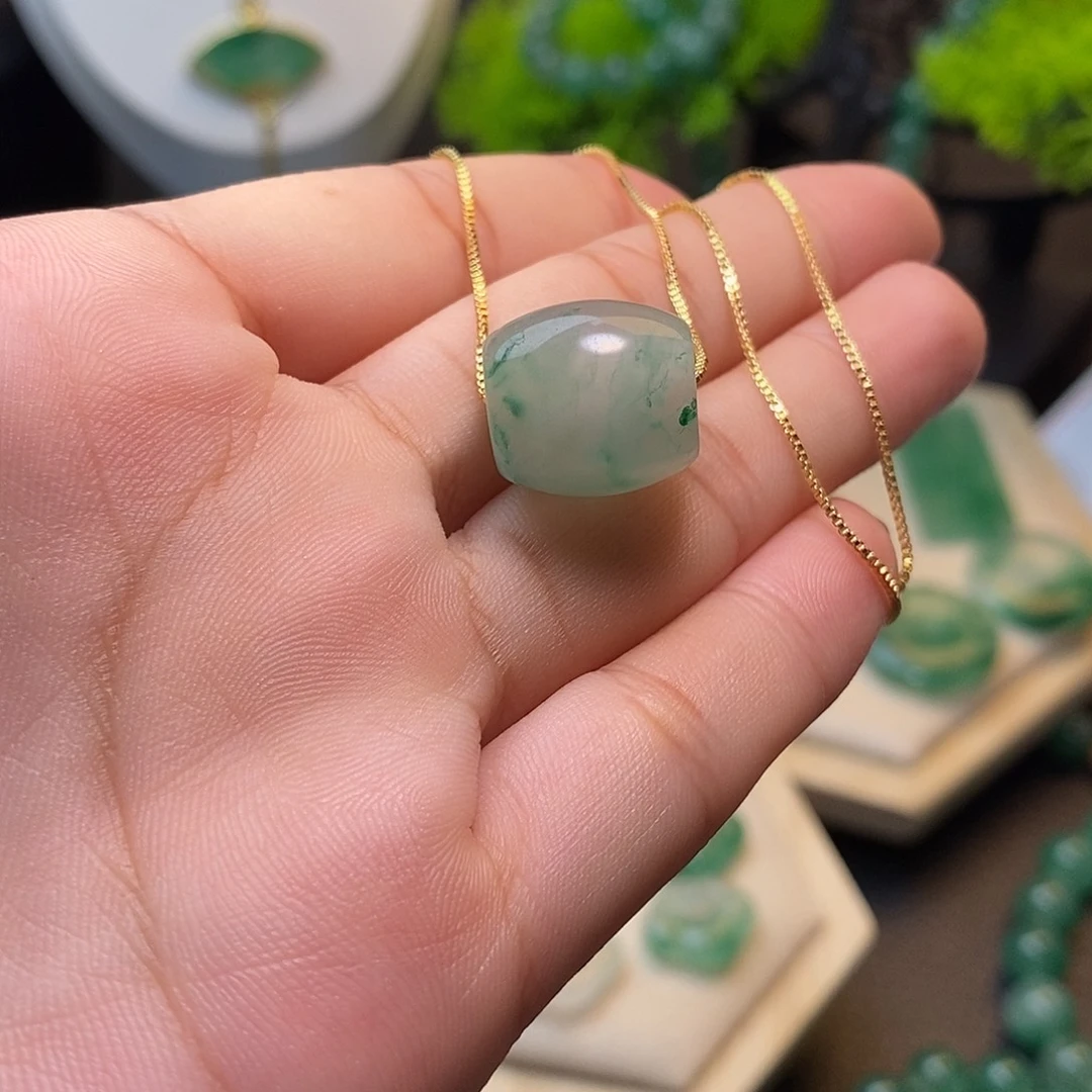 石英岩玉未镶嵌颈饰