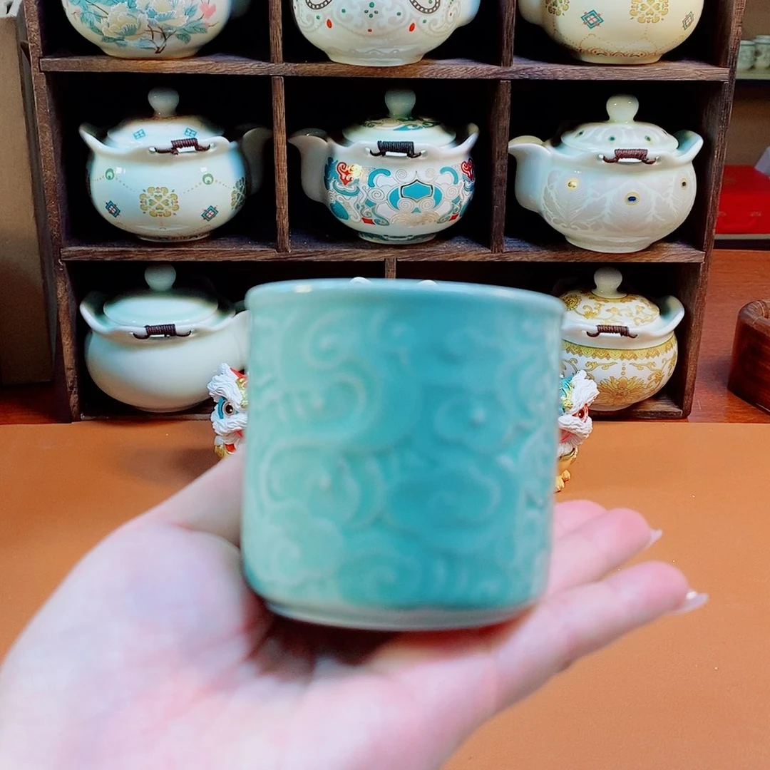 高端青瓷宝瓶新品首发！