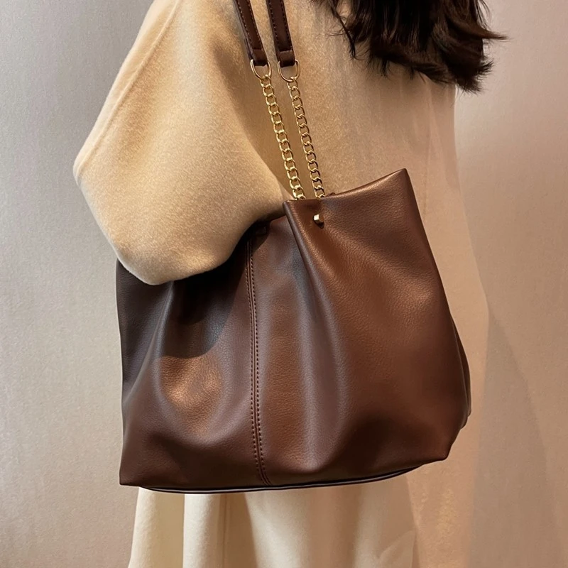 复古软皮大容量包包女2025新款潮时尚通勤托特包大学生上课单肩包