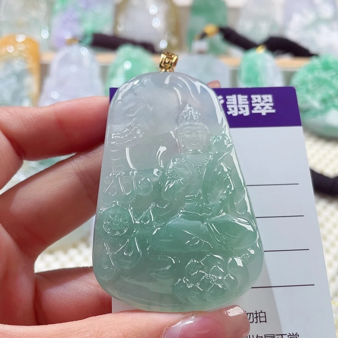 颈饰18K金镶嵌翡翠普贤