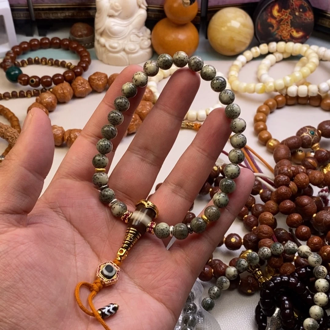 星月菩提吊坠。。。。。。。。。。。