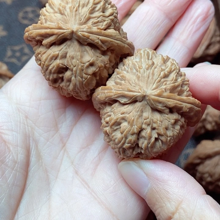 文玩核桃把件白狮子39