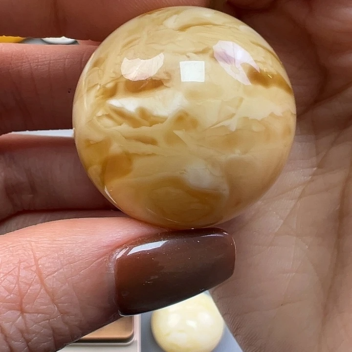 蜜蜡未镶嵌珠宝奇石