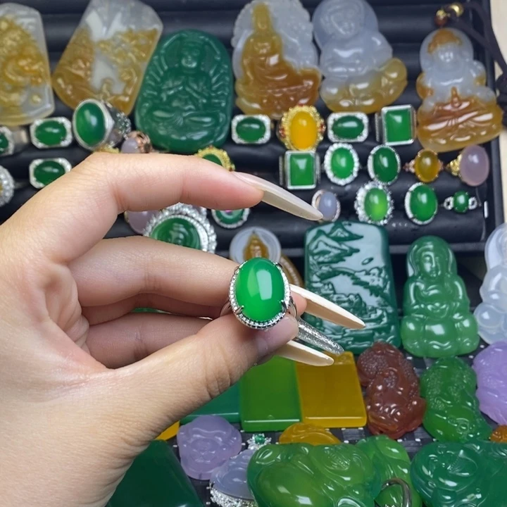 唐***少玛瑙/玉髓合金戒指