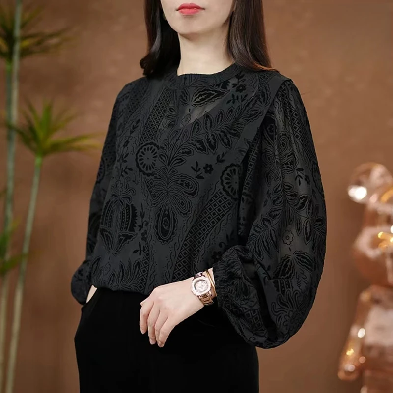 植绒提花高级感黑色衬衣女春季新款洋气百搭打底衫灯笼袖镂空上衣