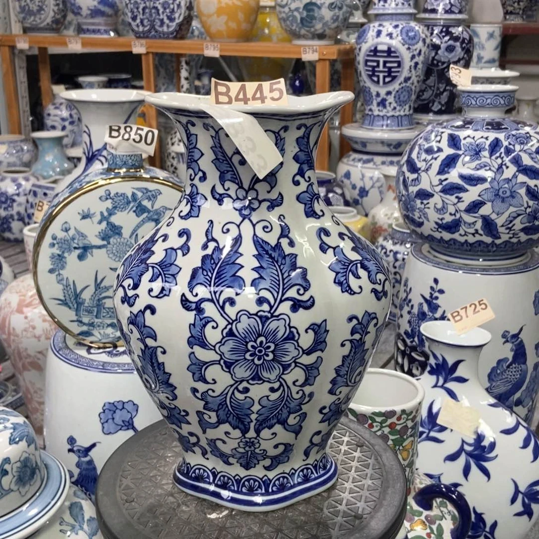 摆件花瓶手绘釉下彩