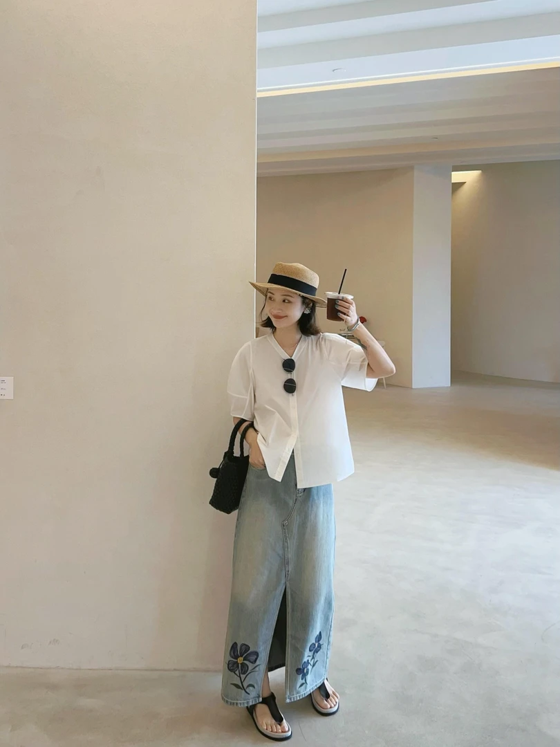 2025夏季新款法式通勤独特上衣高级感白色衬衫女气质百搭半身裙