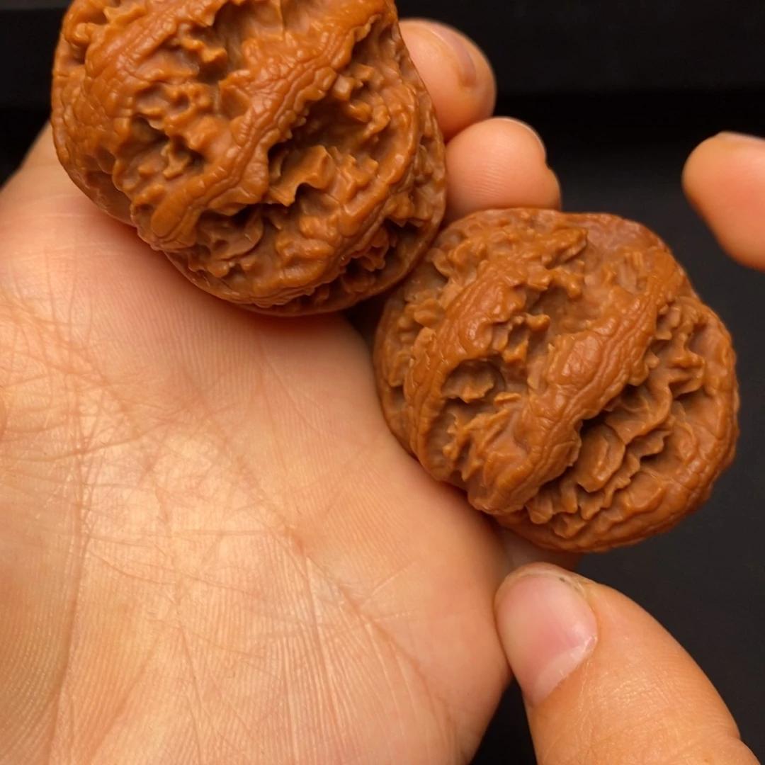 文玩核桃把件秦岭野生核桃