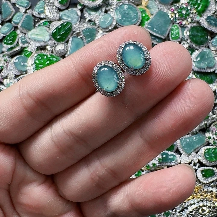 翡翠颈饰未镶嵌天然A货翡翠放漏