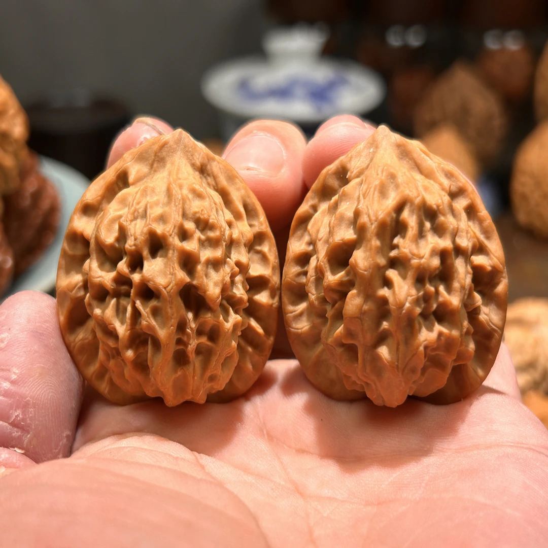 文玩核桃,野生龙鳞纹,稀罕货,好皮质,边40肚39高40