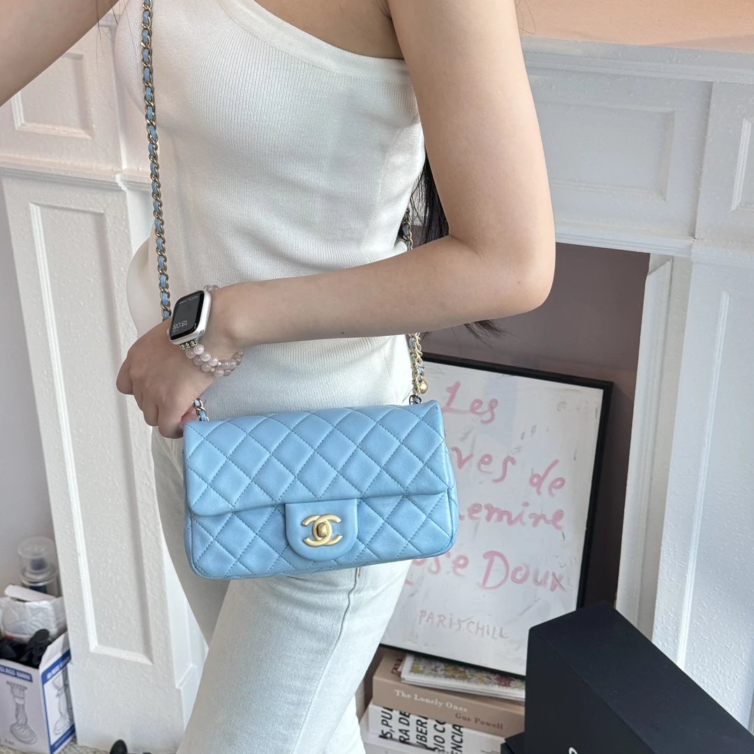95新 Chanel/香奈儿 chanel奶蓝色核桃金球大miniCF