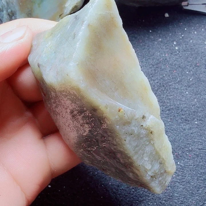 未镶嵌和田玉（糖玉）珠宝半成品