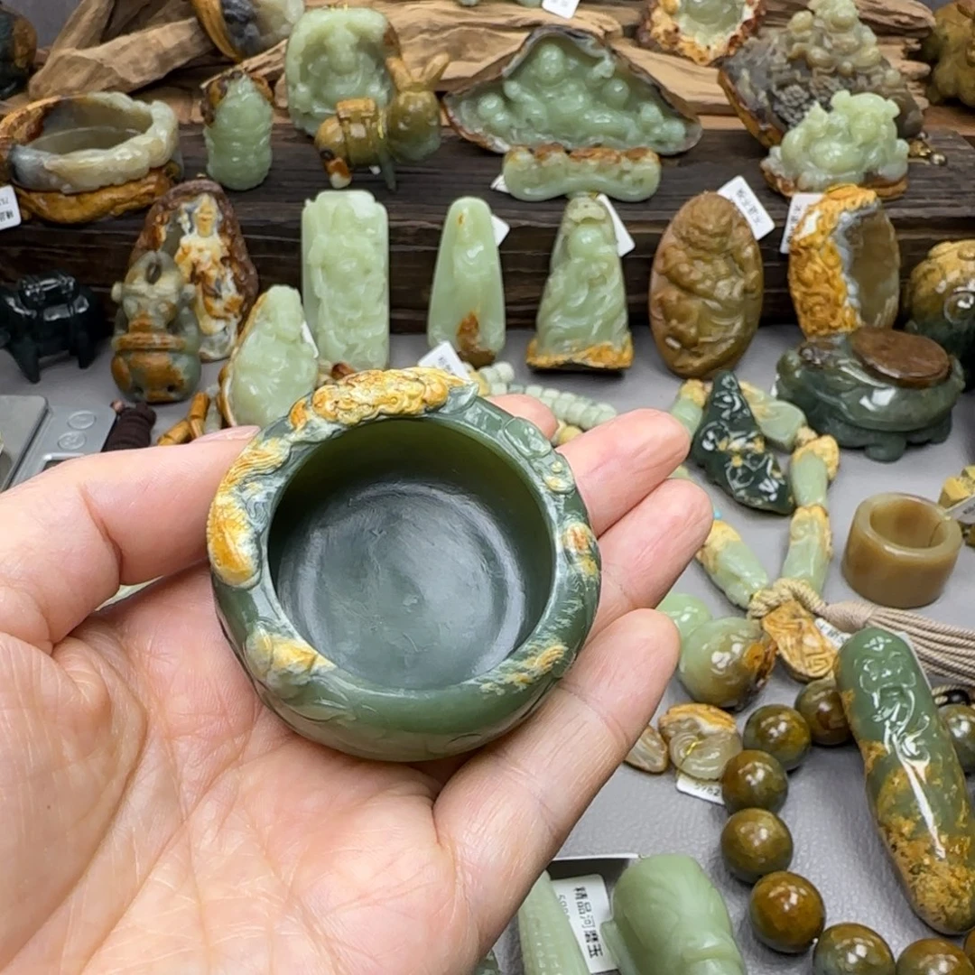 三***飘岫岩河磨玉（透闪石质玉）未镶嵌珠宝奇石