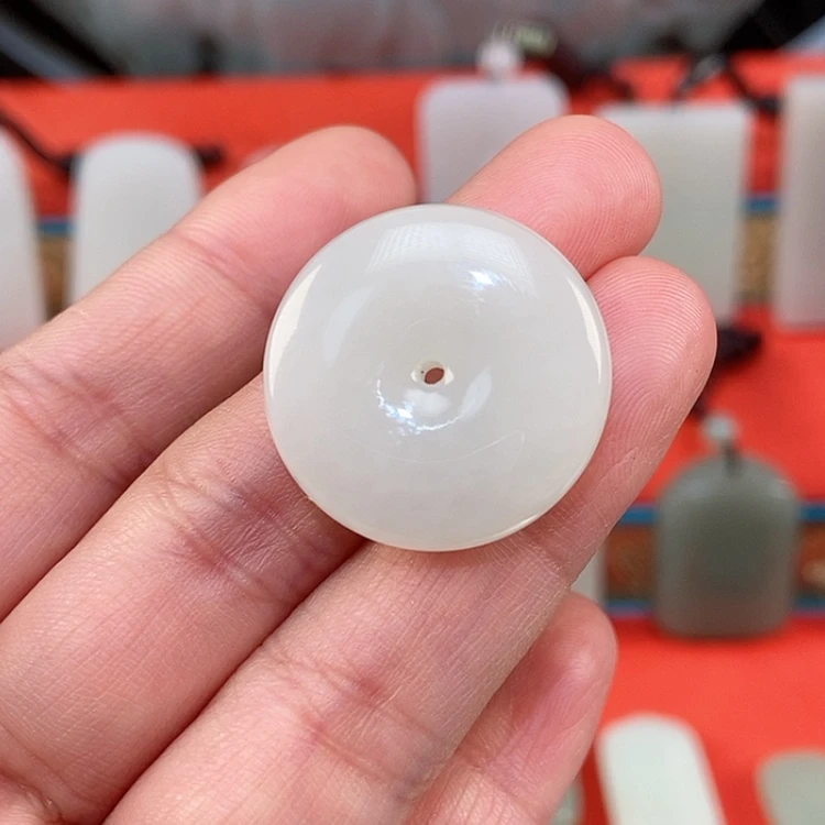 【闪购商品】颈饰未镶嵌和田玉