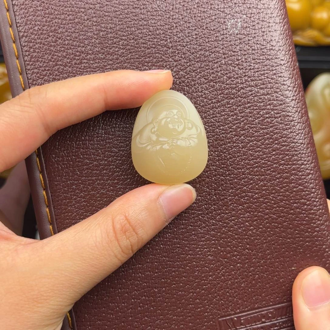 石英质玉吊坠未镶嵌巛****痕