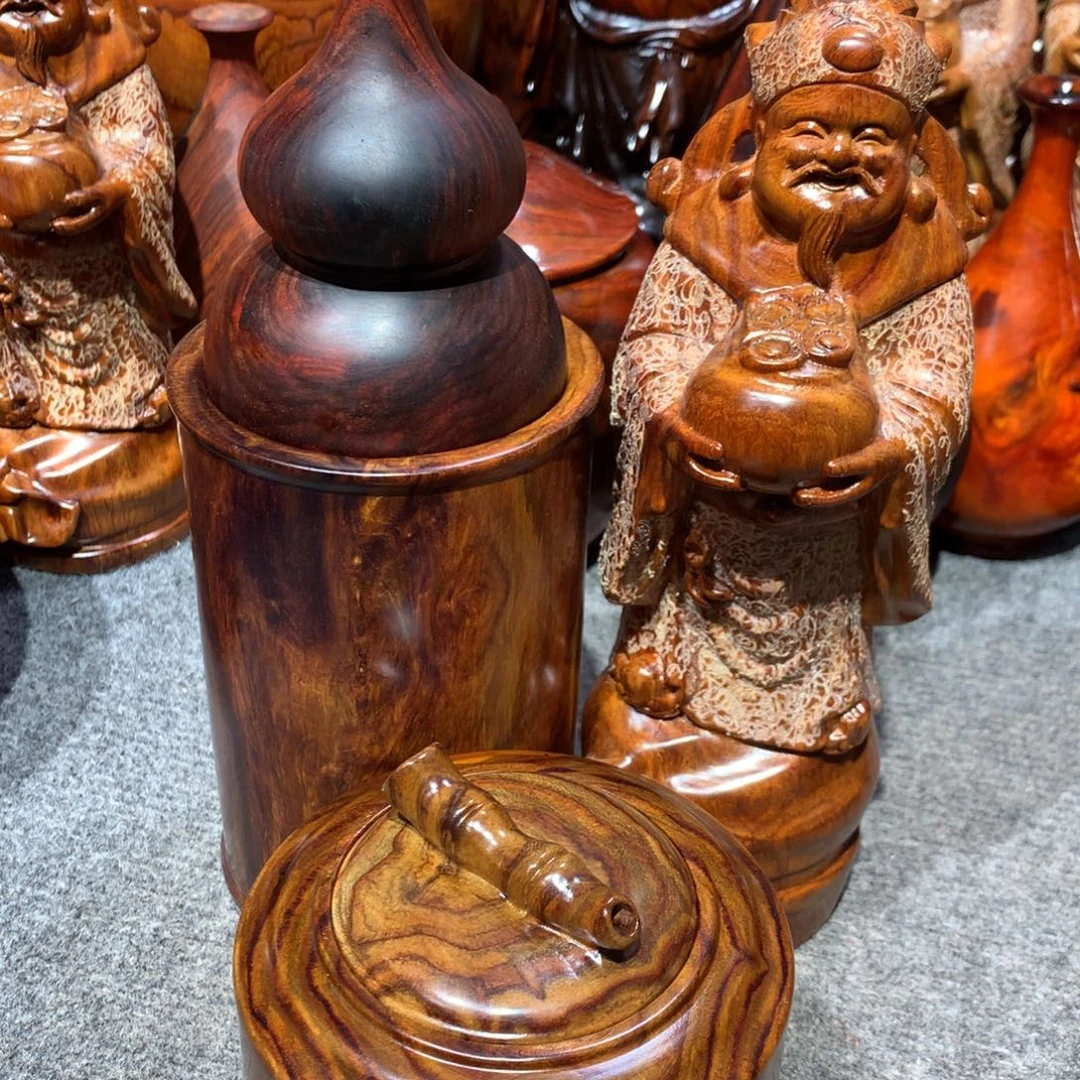 弦***音木越黄3个。大红酸枝一个