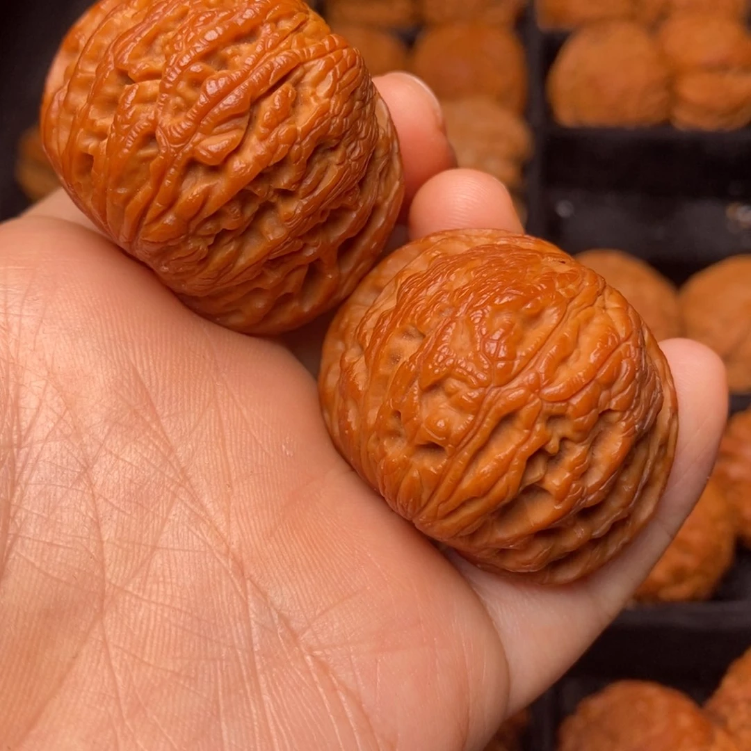 文玩核桃把件秦岭野生核桃