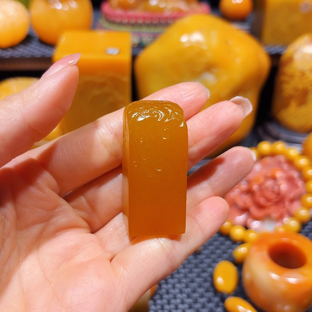 田黄石笑**穹石雕石雕石雕