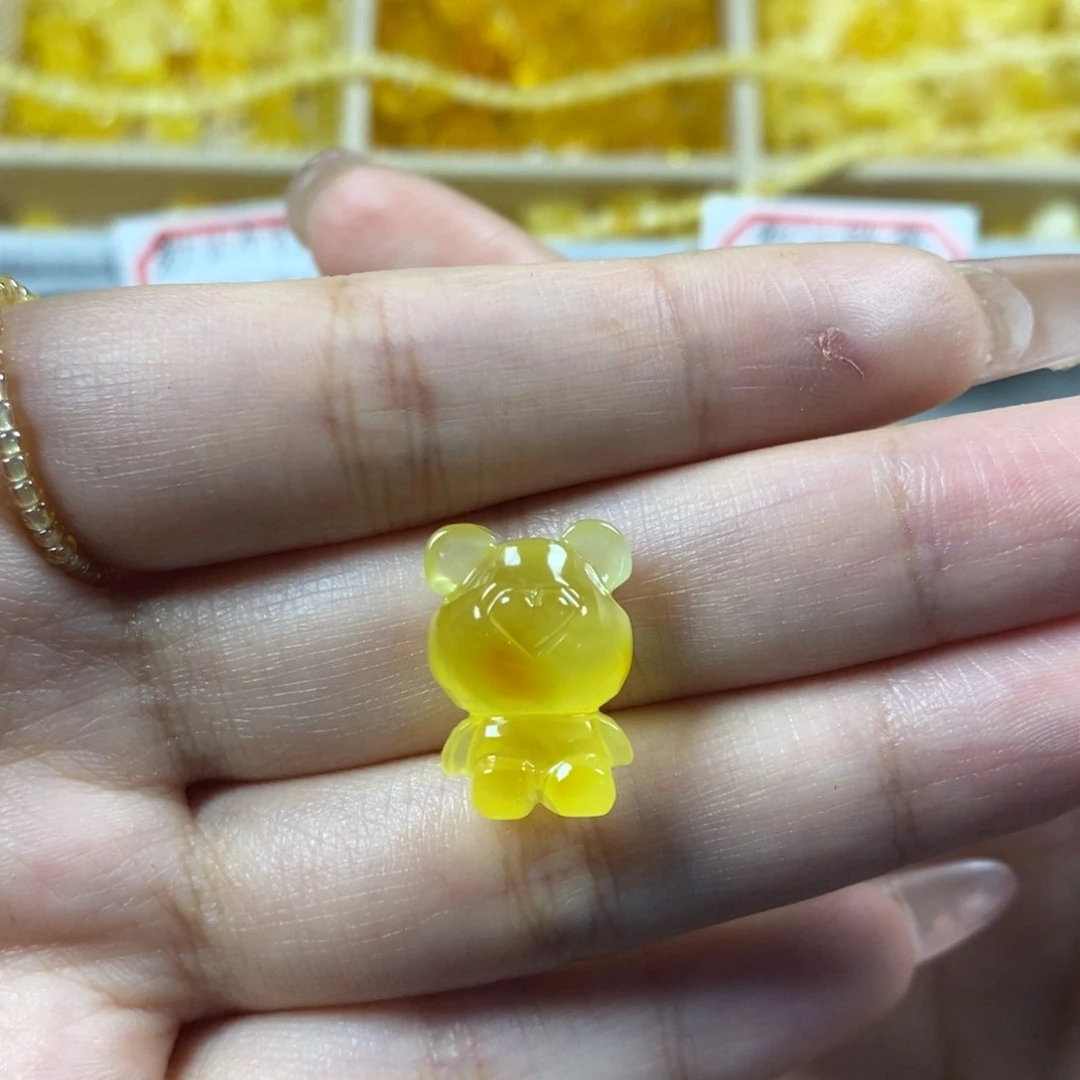 琥珀裸石未镶嵌小熊