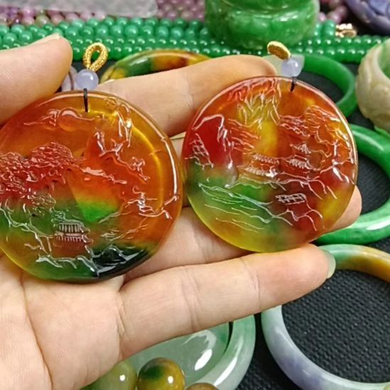 彩***乐翡翠未镶嵌颈饰翡翠