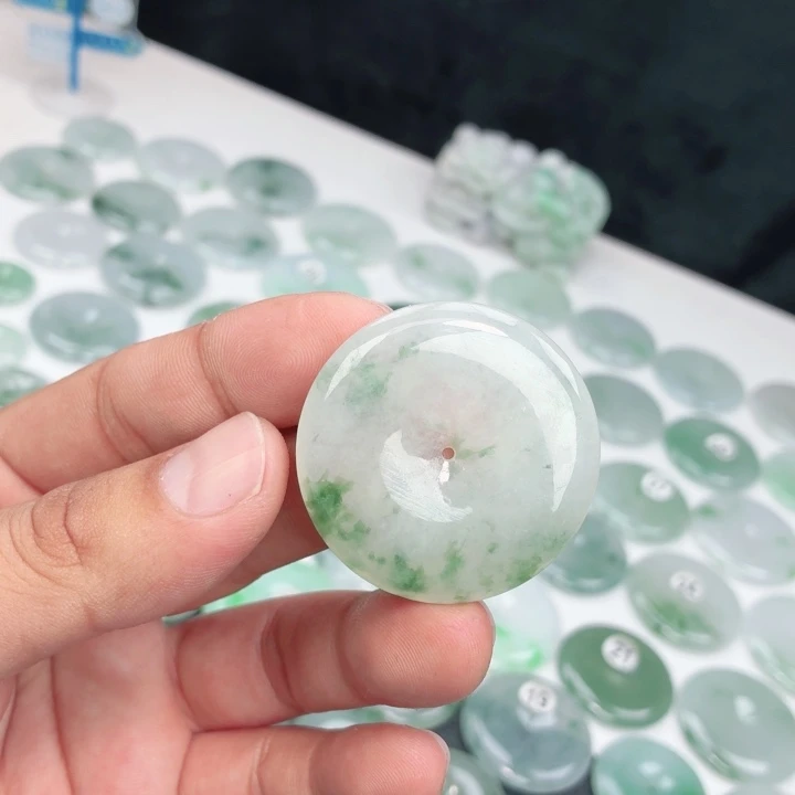 翡翠未镶嵌颈饰缅甸天然A货翡翠40-6.4