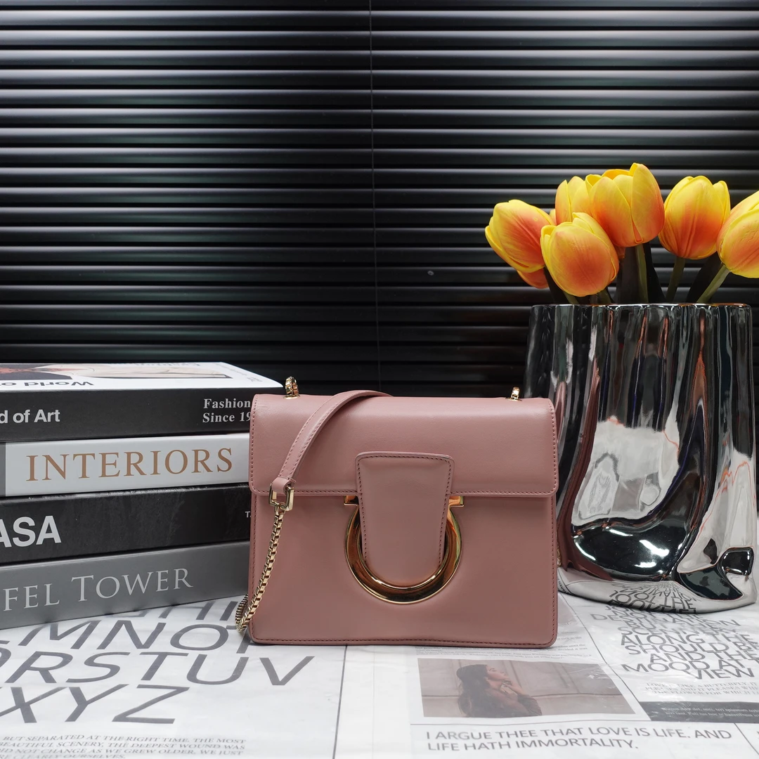 95新 FERRAGAMO/菲拉格慕 单肩包/T10221547
