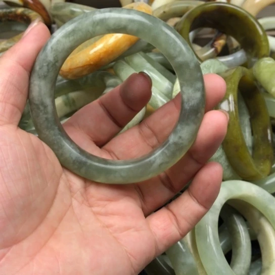 未镶嵌蛇纹石玉手镯未**期