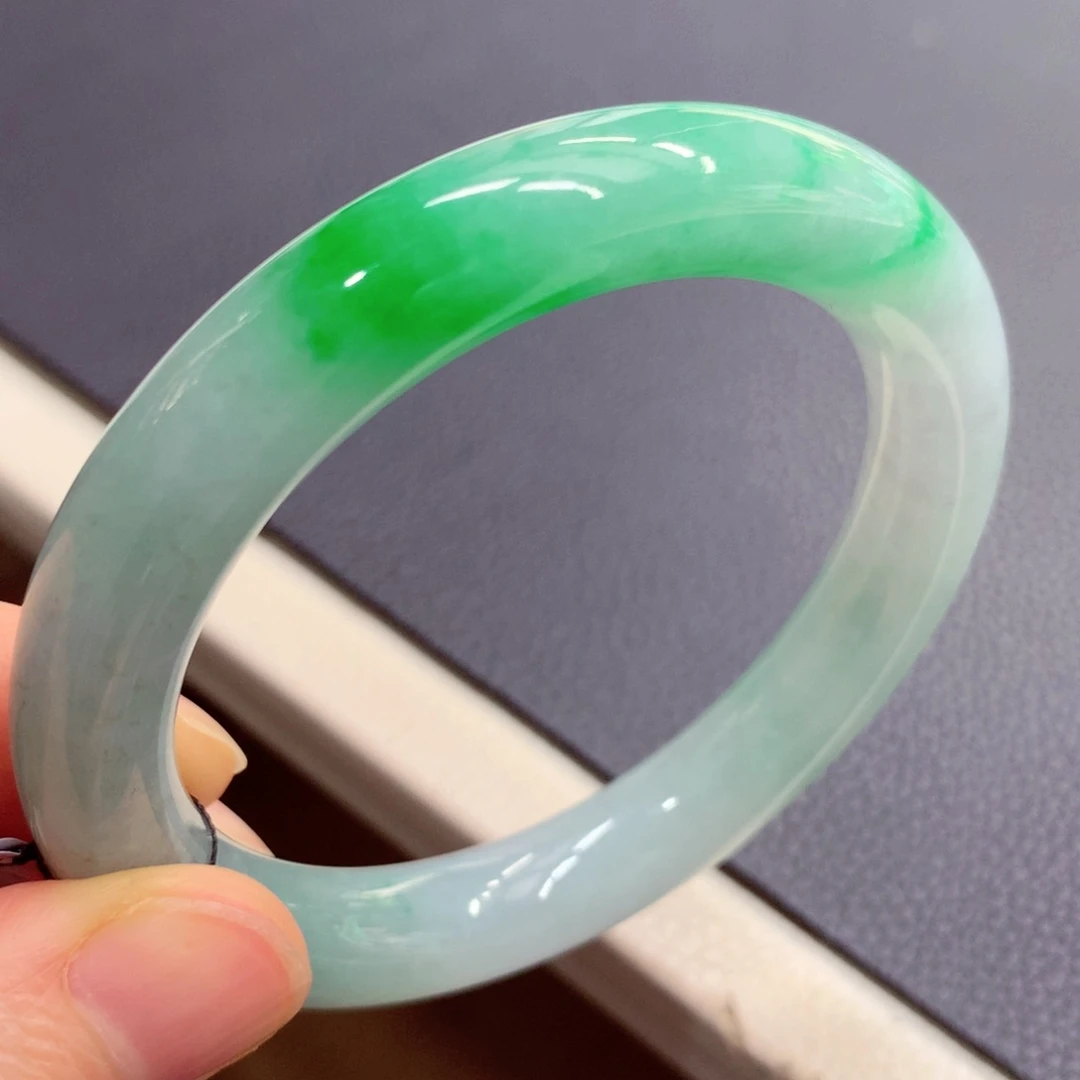 未镶嵌手镯翡翠缅甸